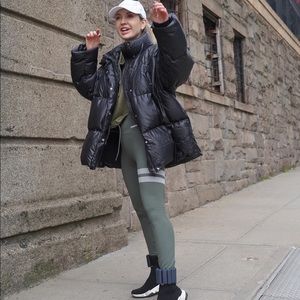 Lit Femme Puffer Jacket

Color
/ Black